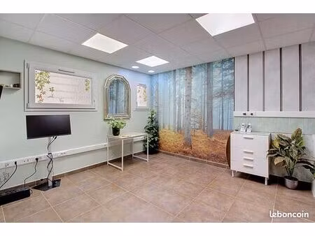 local commercial 99 m²
