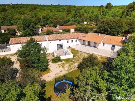 propriété 13 pièces 244 m²
