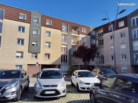 appartement t2 dans résidence très calme