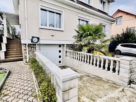 pavillon 9 pièces 170 m²