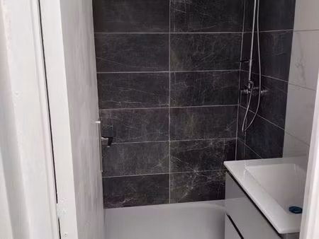 maison de 75 m² à vendre comprenant 3 chambres  un salon  une cuisine  2 toilettes  une sa
