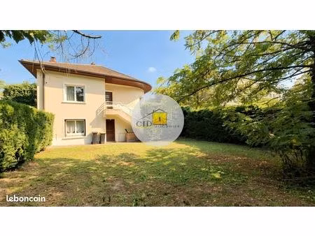maison 5 pièces 157 m²