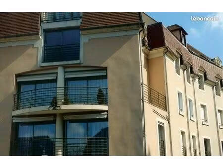 appartement de 3 pièces principales dans résidence bon standing