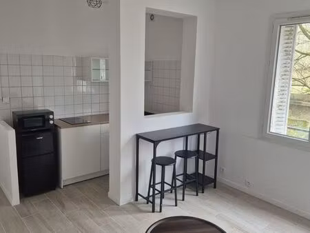 location appartement t2 de 32 m² entièrement rénové et meublé