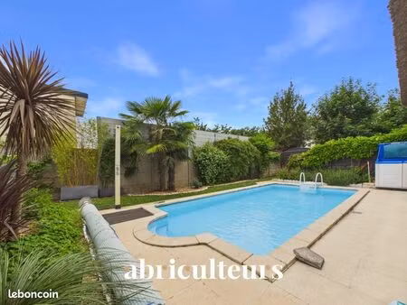 maison 11 pièces 310 m²