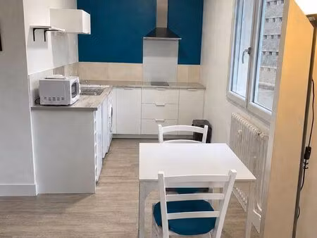 t1 bis meublé 27 m² – centre-ville d’aurillac – parking sécurisé