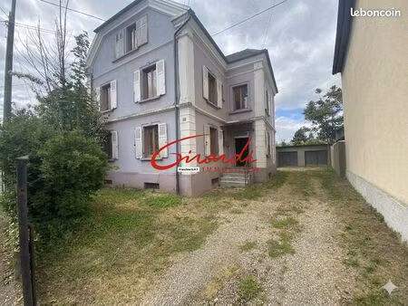 immeuble 4 pièces 146 m²