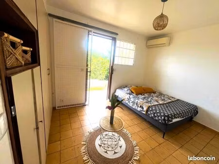studio meublé les abymes bas de villa