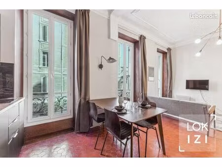 studio 1 pièce 31 m²