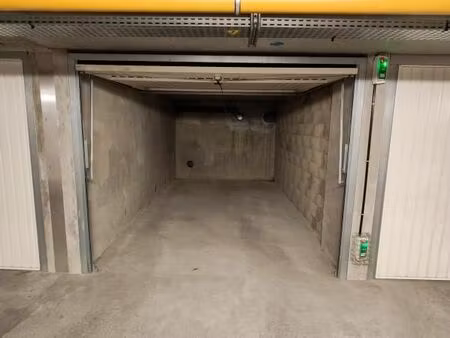 garage/box 14 m² villeurbanne