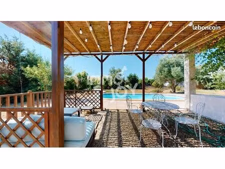 propriété 4 pièces 123 m²