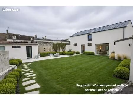 maison 1 pièce 100 m²