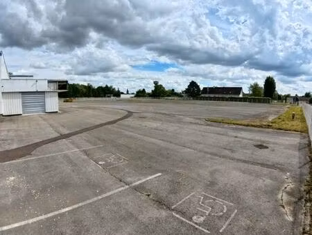 terrain 5000 m2 goudronné