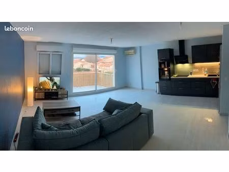 appartement meublé avec double balcons avec vue sur canigo et place de parking