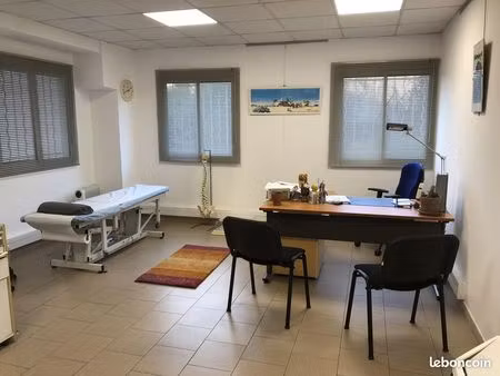 location en rdc avec salle d'attente
