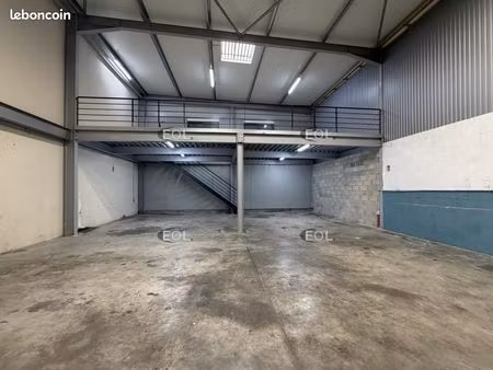 local d'activité 260 m²