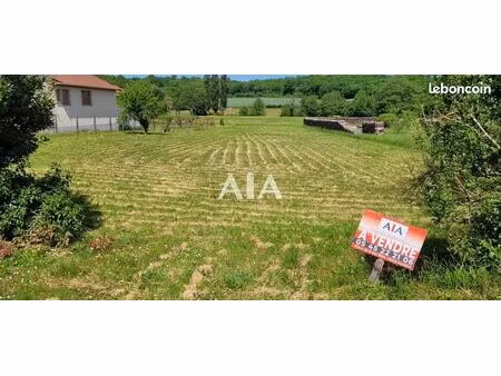 terrain 2430 m² poursac