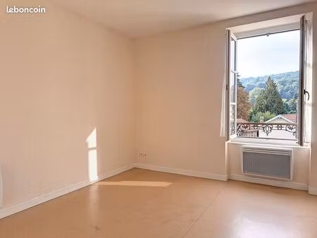 studio 1 pièce 28 m²