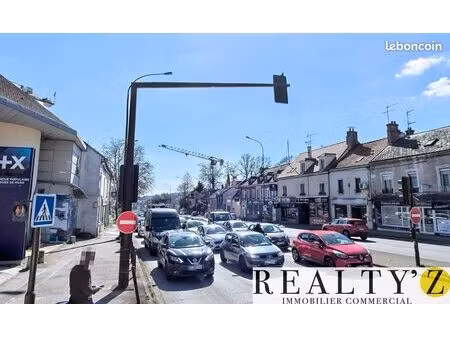 local commercial 181 m²