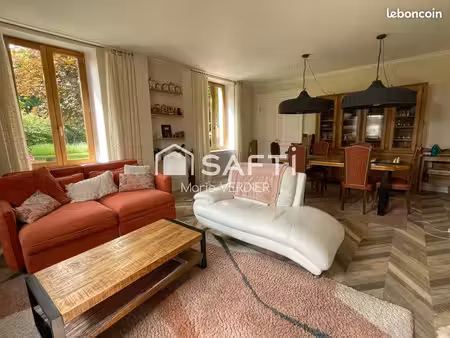 maison 8 pièces 270 m²
