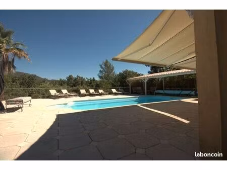 propriété 8 pièces 220 m²