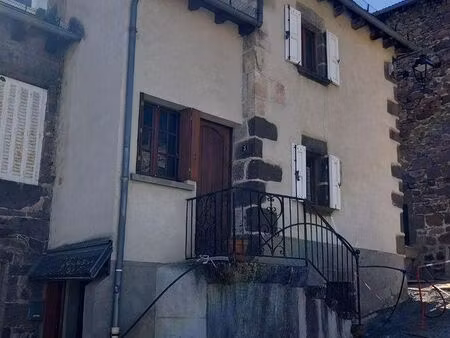 maison 46 m² vic-sur-cère