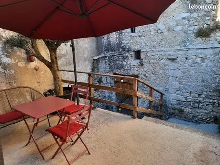 maison de village t2 en duplex avec terrasse