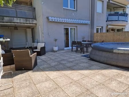 appartement rez de jardin climatisé t3 + garage + terrasse