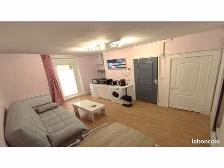 studio meublé 22 m² — salins-les-bains (39) — 310 eau et ordures comprises