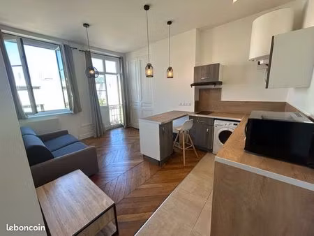 studio étudiant rénové 22m2