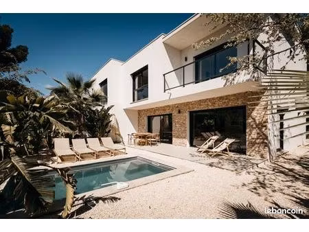 villa contemporaine a louer de novembre a mars