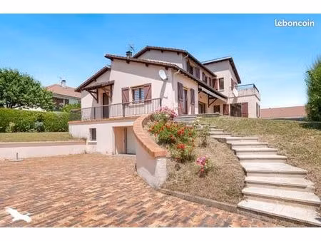 maison 6 pièces 161 m²
