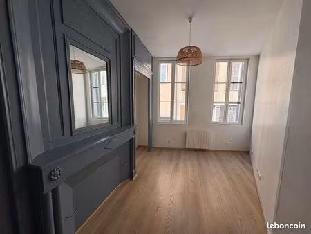 t1bis hyper centre idéal facs droit  médecine  gay lu  ifsi