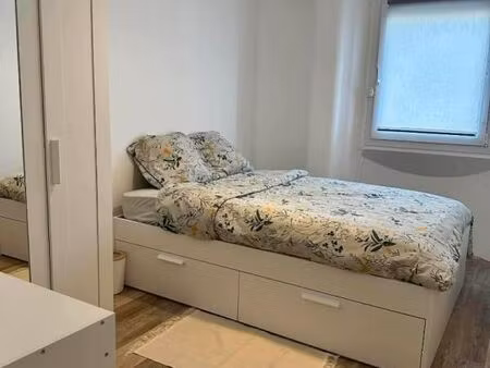 chambre 1 pièce 13 m²