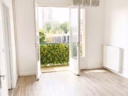 clamart beau t3 très lumineux avec balcon