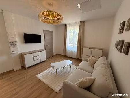 studio meublé rénové · lumineux · 8 min gare · belfort