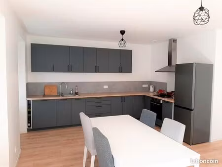 grand f3 refait à neuf meublé en centre-ville