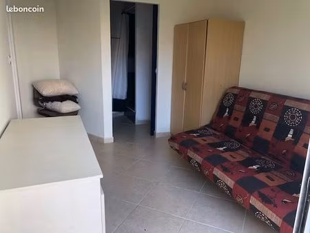 location studio meublé