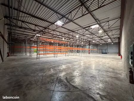 entrepôt avec quai 2481 m2
