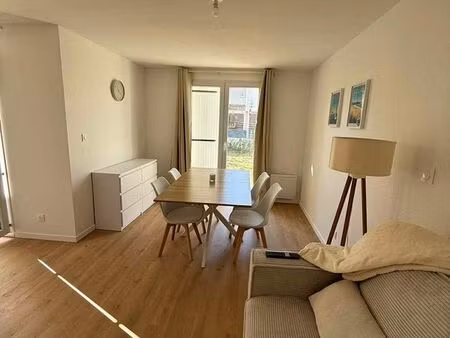 studio spacieux avec exterieur