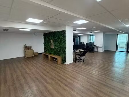 bureaux 487 m² pantin