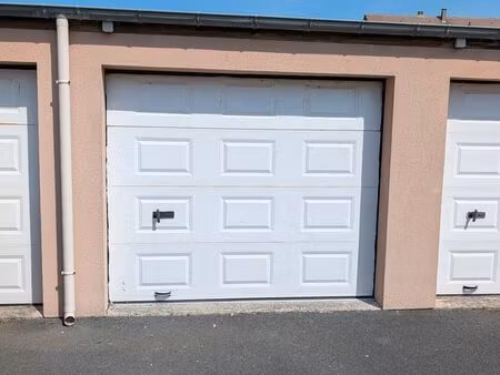 loue garage / box sécurisé