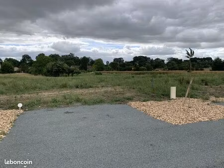 terrain à bâtir de 567 m2 au prix de 24990 à chadenac (17)