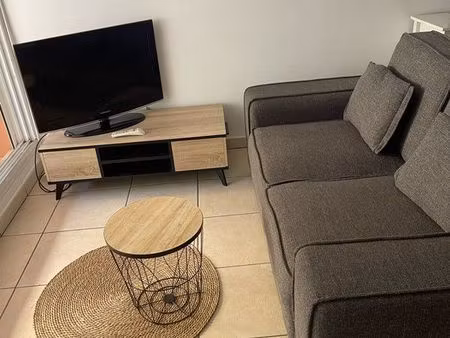 t2 rénové et meublé