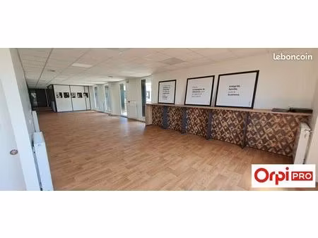 bureau 304 m²
