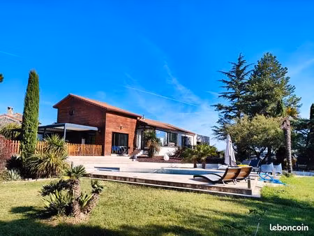 maison de 250m2 / terrain de 2500m2 + piscine (proche gare tgv)