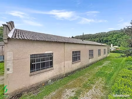 local industriel 400 m²