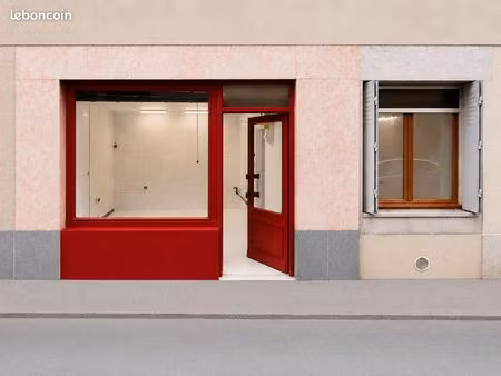 local commercial / cabinet professionnel 40 m² – centre aouste-sur-sye – 275 cc