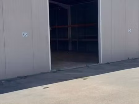 local commercial 1100 m² école-valentin