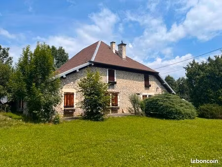 maison en pierres à bonnevaux-le-prieuré